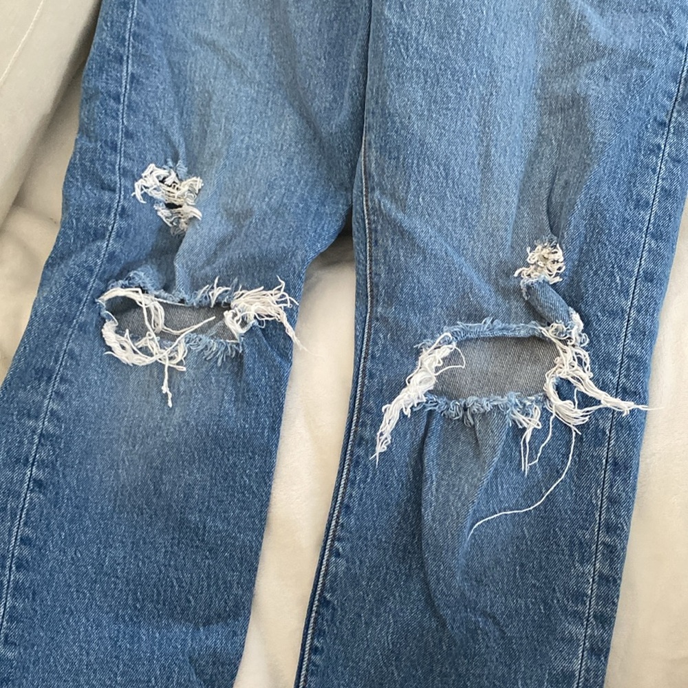 Levi’s Medium Wash 501 Wedgie Straight Fit Ripped Jeans - Picture 4 of 6
